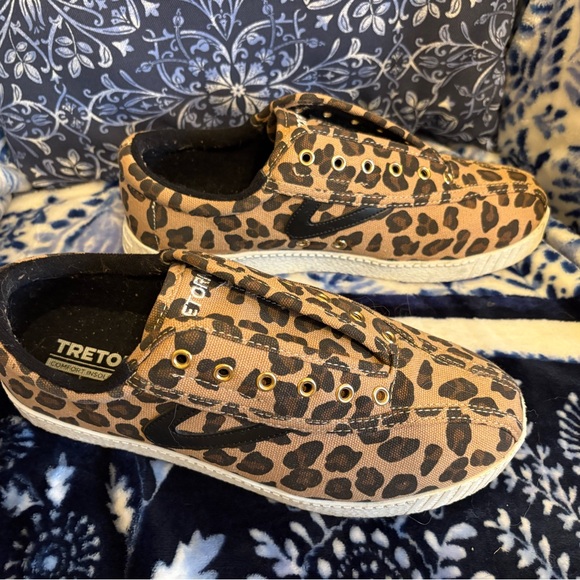 Tretorn Brown Leopard Slip-On Sneakers/laceless - Picture 3 of 5